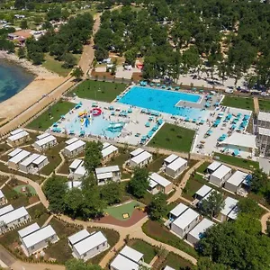 adriamar-mobile-homes-in-camping-park-umag.in-istria.net/