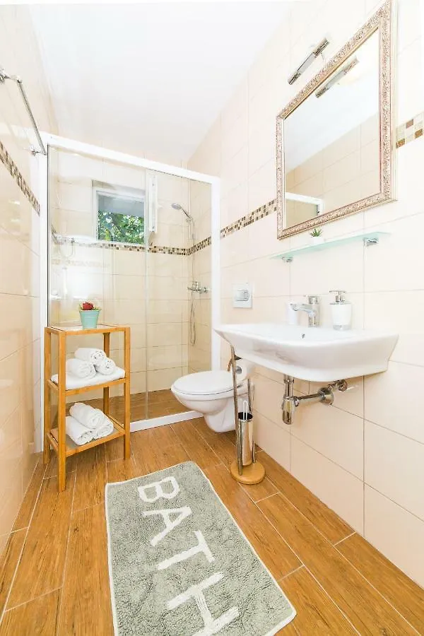 Villa Prelesnik Trogir Kroatien